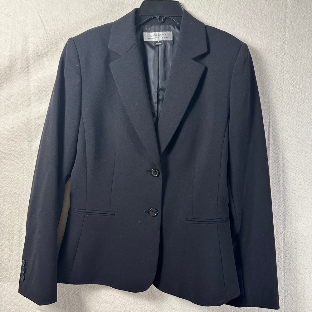 Tahari Elegant Black Blazer